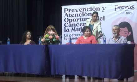 Realizan foro para concientizar sobre cáncer en la mujer, en Parras de la Fuente