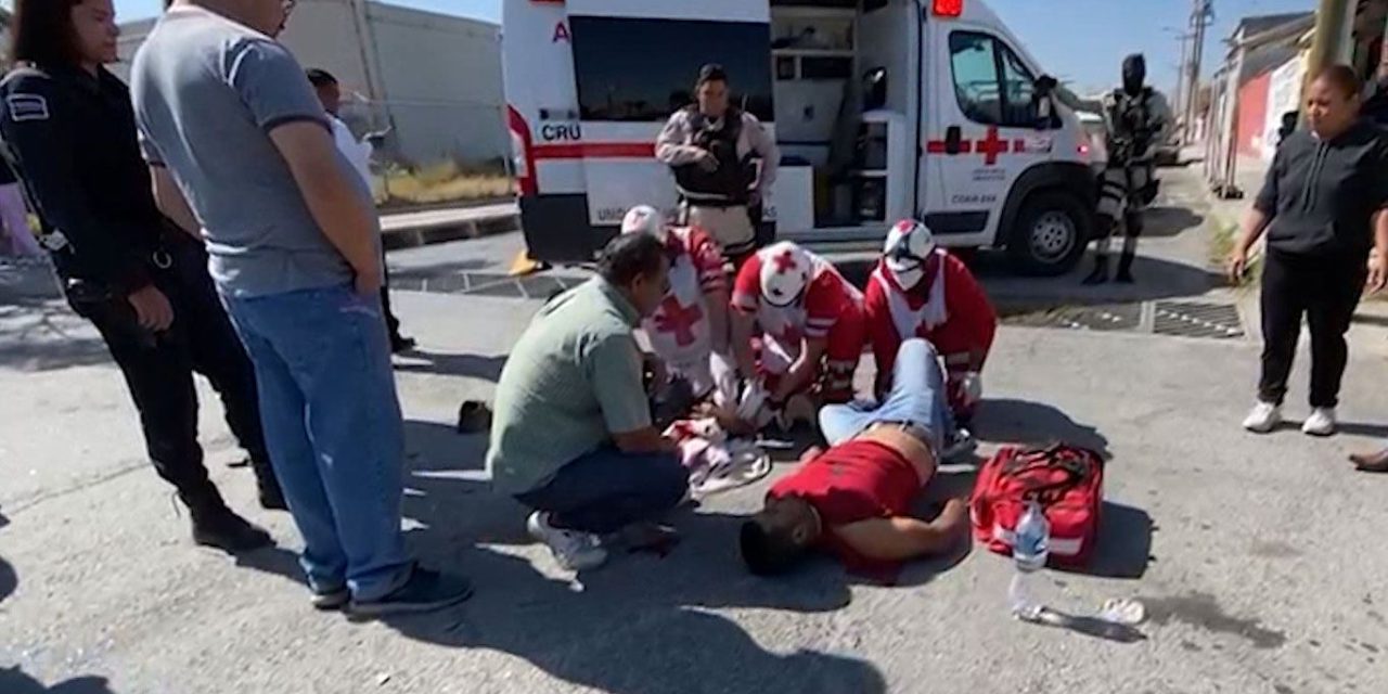 Saltillo: Quita derecho de paso y arrolla a motociclistas