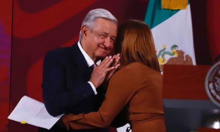 Tatiana Clouthier  renuncia a la Secretaría de Economía