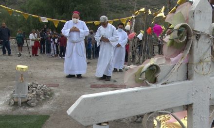 Bendicen tumbas del trenazo de Puente Moreno