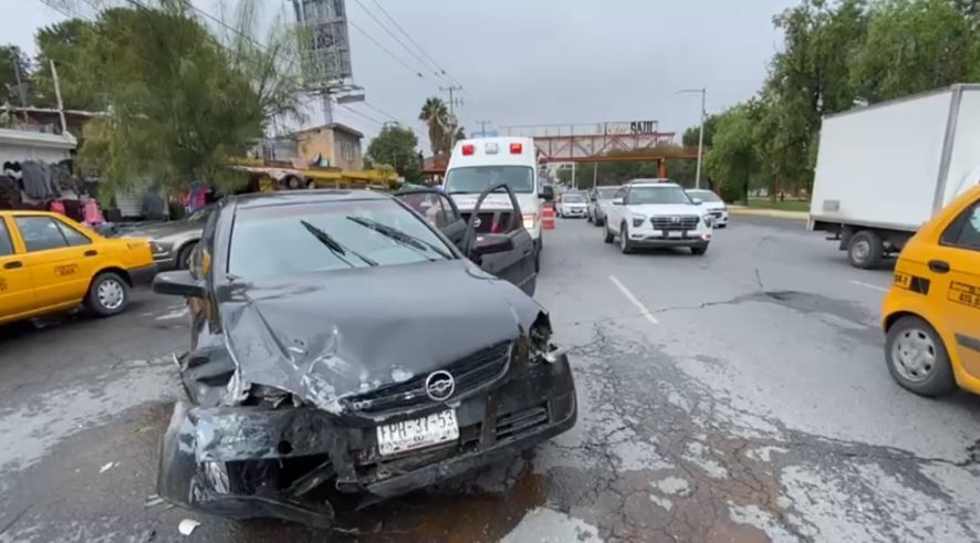 Destruye su vehículo y termina lesionada sobre Paseo de la Reforma