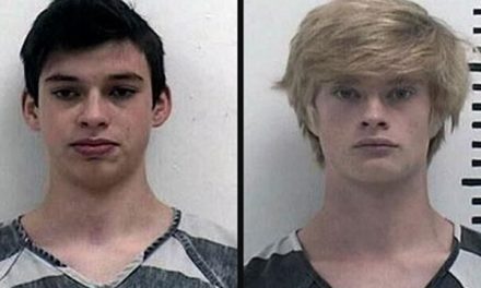 Estados Unidos: Jóvenes son acusados de matar a su maestra por ponerles mala calificación