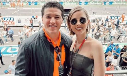 7×6=56, dice Samuel García y su esposa, Mariana Rodríguez, lo confirma; en redes los tunden (video)