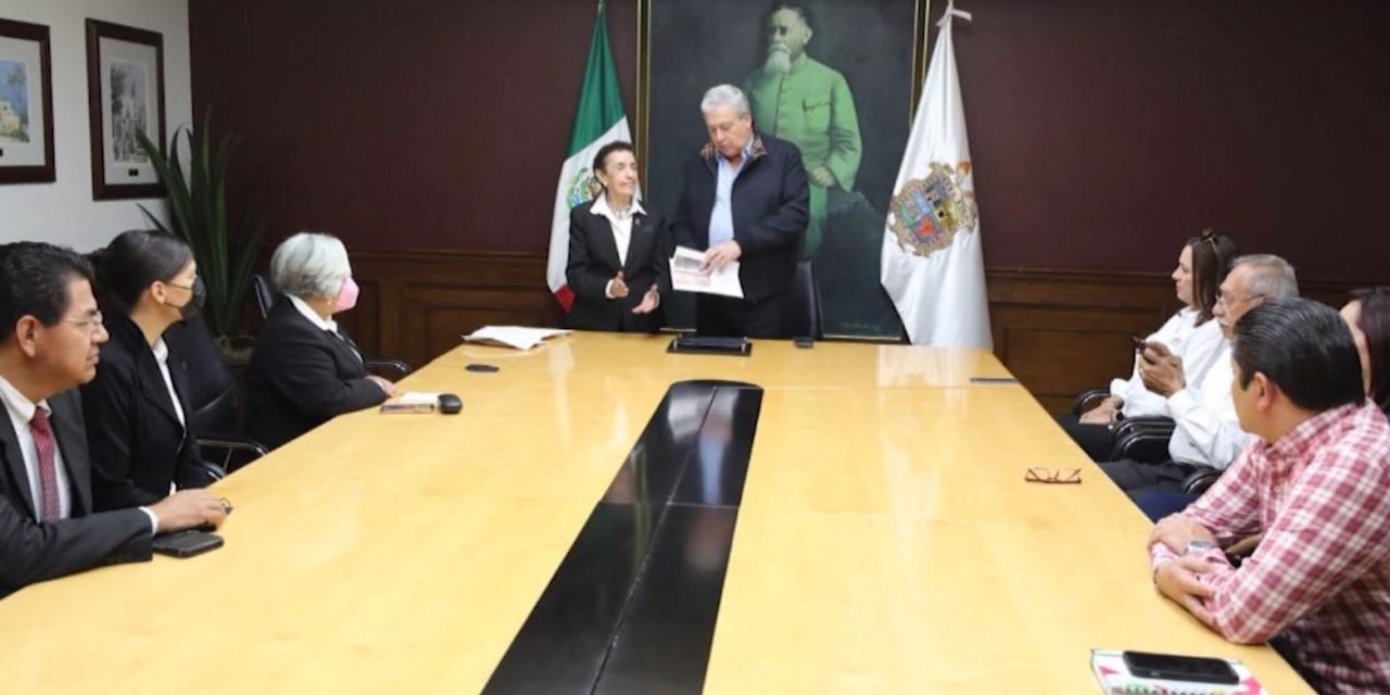 Presentan a Chema Fraustro Informe de Resultados de la Feria Saltillo 2022