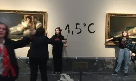Juez deja en libertad a los dos activistas que se pegaron a ‘Las majas’ de Goya y a dos implicadas