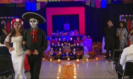 Dedican altar al profesor Julián Montoya de la Fuente en Secundaria Número 74 de Saltillo