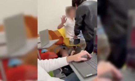 Video: Estudiante de Prepa Tec amenaza a su compañero con una navaja