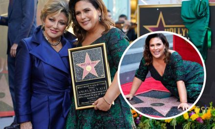 ¡En el firmamento de las celebridades! Angélica Vale recibe su Estrella de la Fama en Hollywood (video)