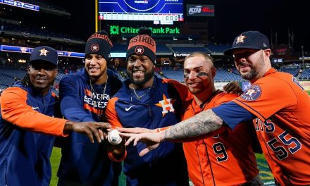 El histórico sin hit de los Astros de Houston en la Serie Mundial para empatar la serie