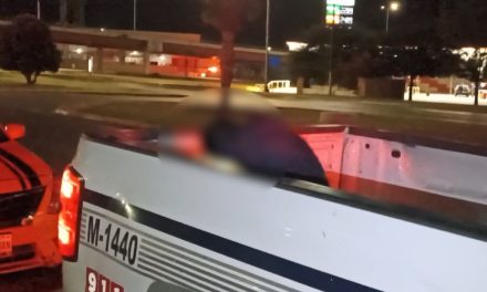 Sediento taxista abre una caguama en la calle y termina detenido en Saltillo