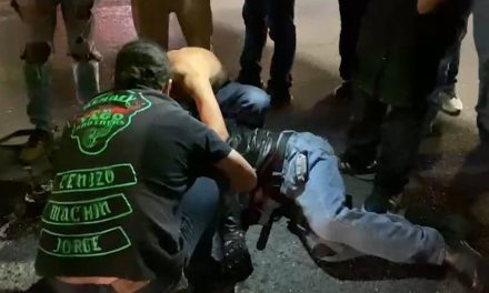 Motociclista lucha por sobrevivir al ser impactado por un auto en Saltillo