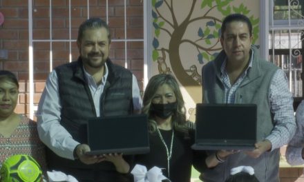 Entrega Chema Morales apoyos a kínder de Ramos Arizpe