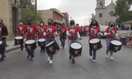 Con desfile celebran 155 aniversario del Ateneo Fuente en Saltillo