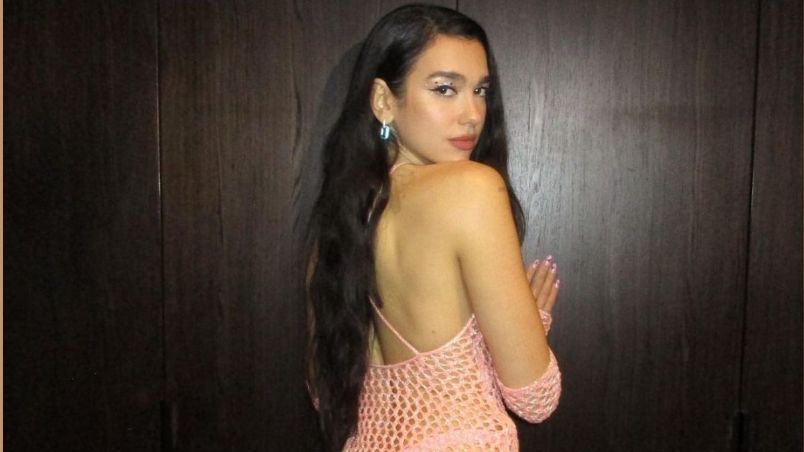 Dua Lipa enciende internet con vestido transparente de Patricio Estrella