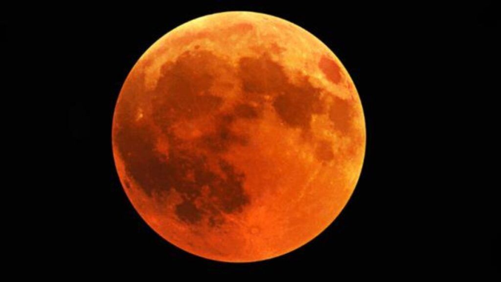 Video: Así se vivió el eclipse total de luna de esta madrugada