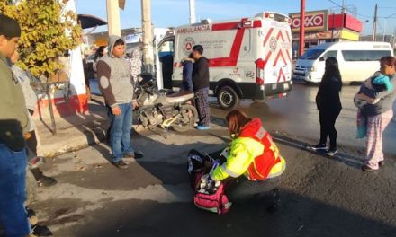 Embiste a motociclista y huye en calles de la colonia Valle Poniente de Ramos Arizpe