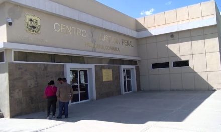Vinculan a presunto asesino de interno en anexo de Frontera