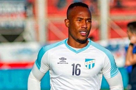 Futbolista se desploma en entrenamiento y fallece al llegar al hospital