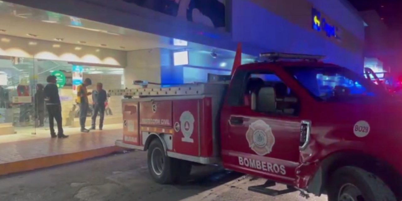 Enfermo mental provoca incendio en tienda departamental de Monclova
