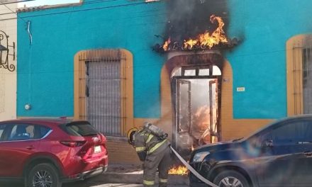Arde en llamas bar del Centro de Saltillo: presuntamente por cortocircuito