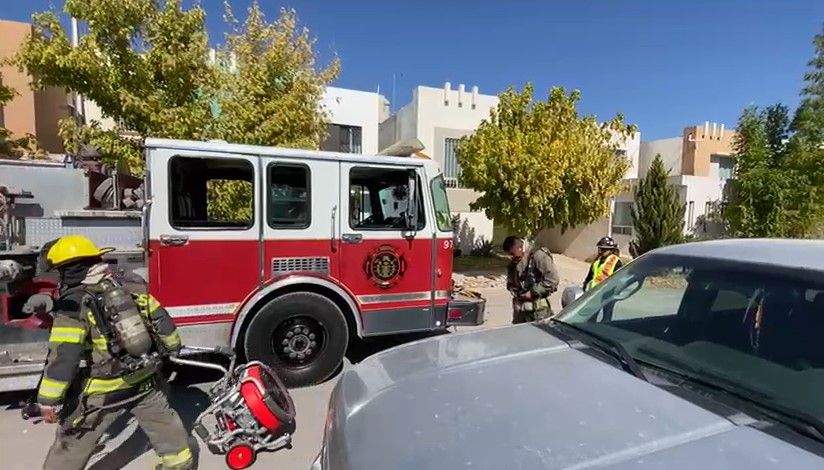 Dejan veladora encendida en altar de muertos y provoca incendio en Saltillo