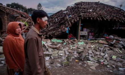 Al menos 162 muertos en Indonesia por sismo de 5.6 grados
