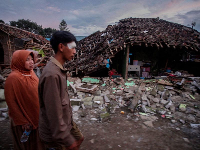 Al menos 162 muertos en Indonesia por sismo de 5.6 grados