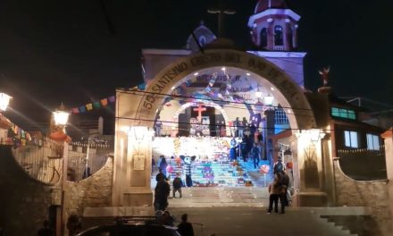 Saltillo: INSUNTE Universidad instala un mega altar de muertos en el Ojo de Agua