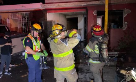 Explota casa y dos sufren quemaduras graves en colonia Amistad de Saltillo