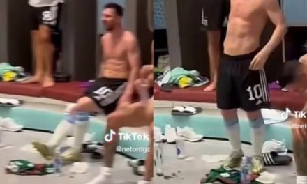 ¿Messi pateó una playera del Tricolor durante los festejos de Argentina?