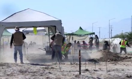 Exhuman 82 cuerpos del panteón de Monclova