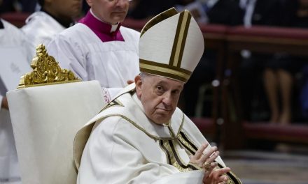 Gerente de organización Caritas es destituido por el Papa Francisco