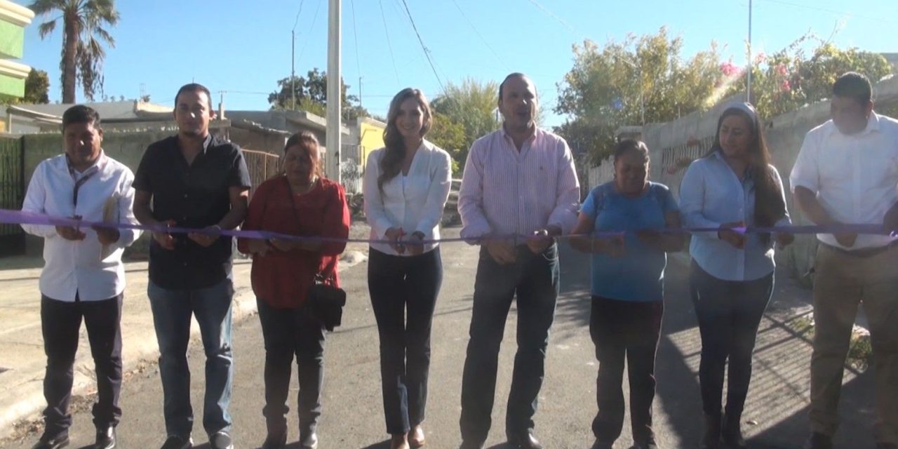 Inauguran obras de pavimentación en  Parras de la Fuente