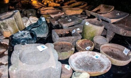 Dos norteamericanos son detenidos por traficar 166 piezas mayas en Guatemala