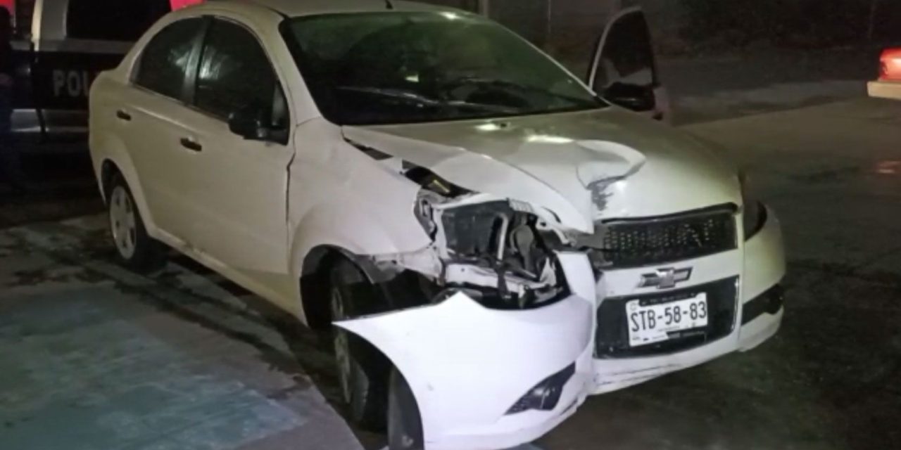 Saltillo: Sujeto derriba poste e intenta huir en bulevar José Musa de León