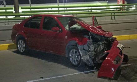 Provoca carambola por distracción en bulevar Emilio Arizpe de Saltillo