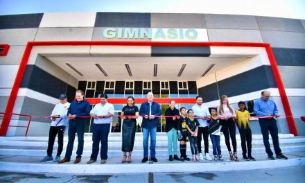 Entrega Román Cepeda obras en Unidad Deportiva de Torreón