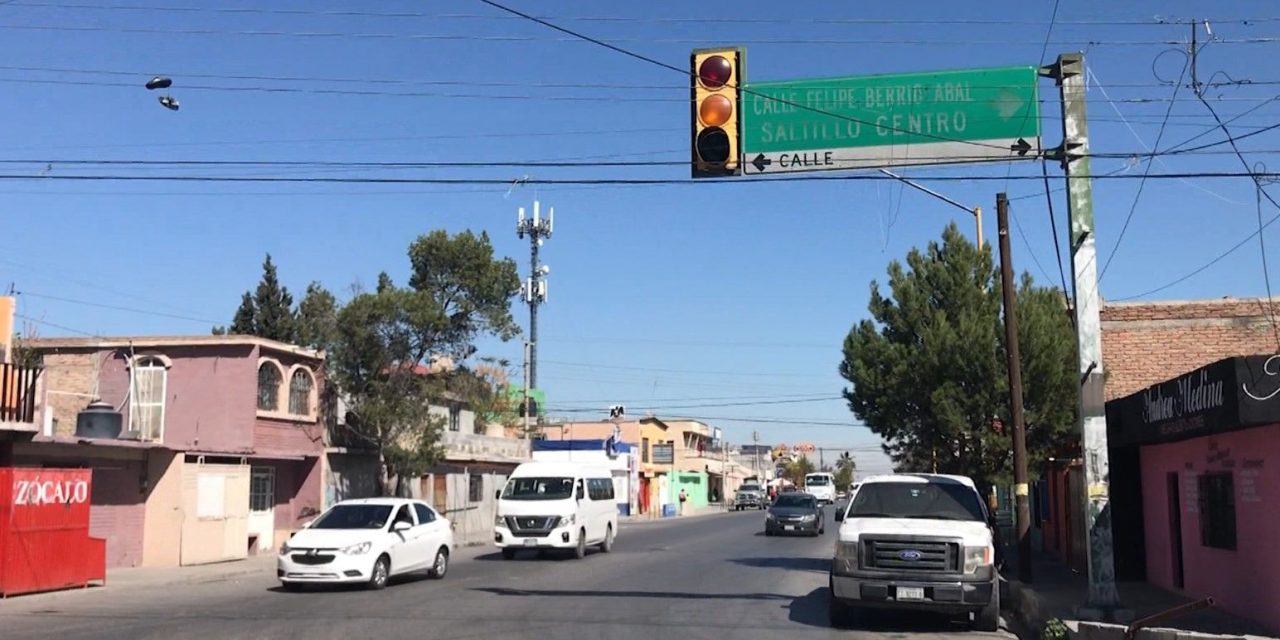 Solicitan la reparación de semáforo en Saltillo