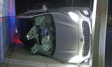 Conductora en estado de ebriedad termina volcada en Saltillo… milagrosamente sale ilesa