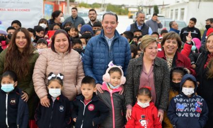 Pavimentan calles en zona escolar de Acuña