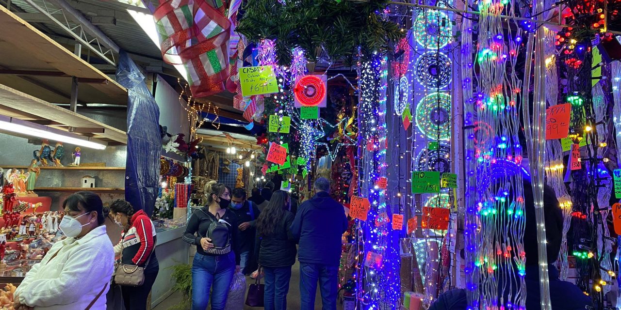 Repuntan ventas en Mercadito Navideño en Torreón