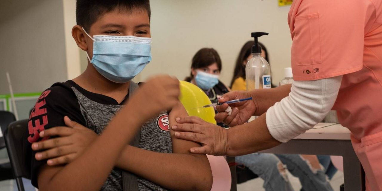 Continúa vacunación a menores en dos puntos de Saltillo
