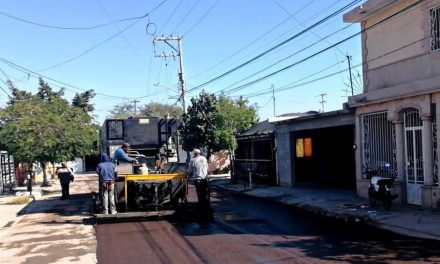Intensifican bacheo en calles de Torreón