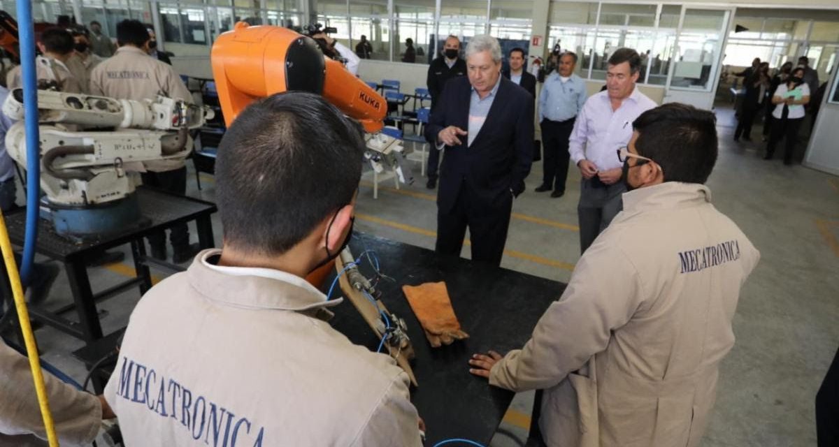 Saltillo es la ciudad del empleo: Chema Fraustro