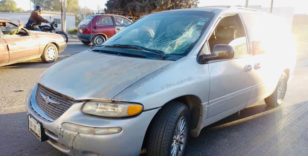 Hombre es atropellado en la carretera Los Pinos en Ramos Arizpe