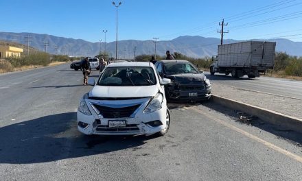 Se reportan daños y personas lesionadas en accidente en Arteaga