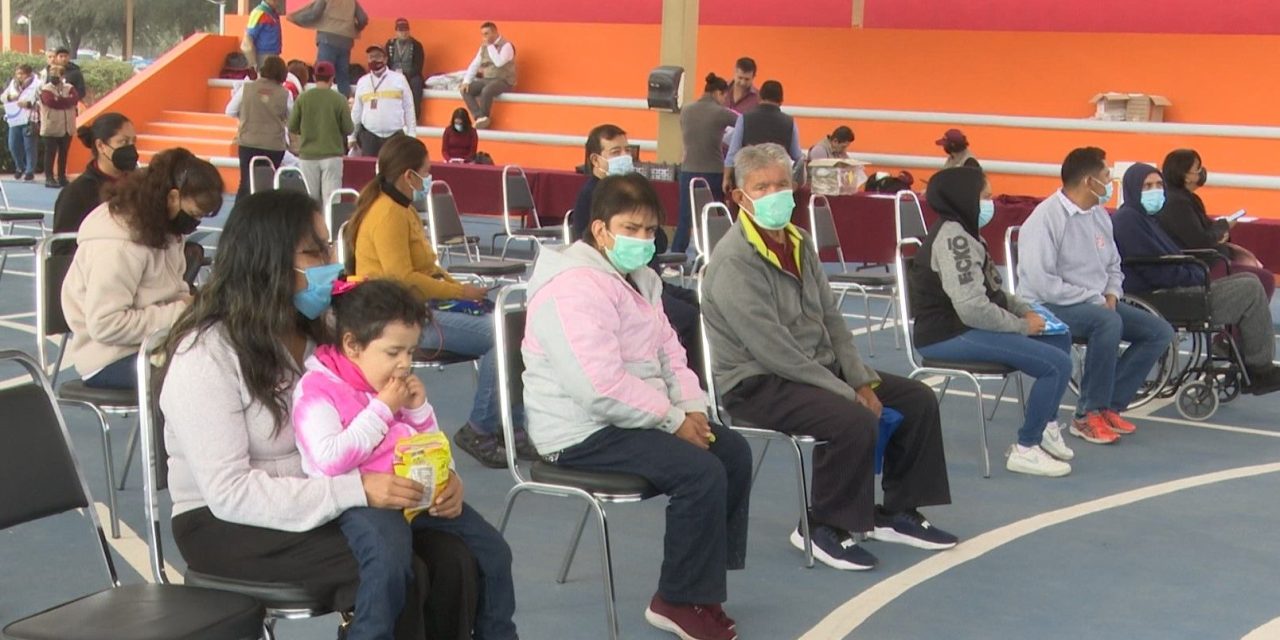 Entregan tarjetas del programa Bienestar en Saltillo