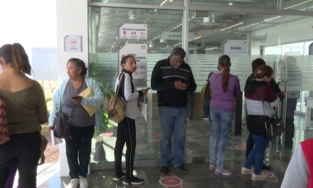 Como buenos mexicanos dejan para el último día tramite de conversión de crédito Infonavit en Saltillo