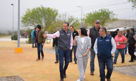 Entregan obras deportivas en La Ribera, en Acuña