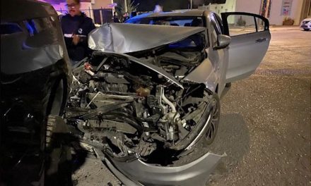 Saltillo: Conductor choca y se da la fuga pero al escapar vuelve a sufrir un percance